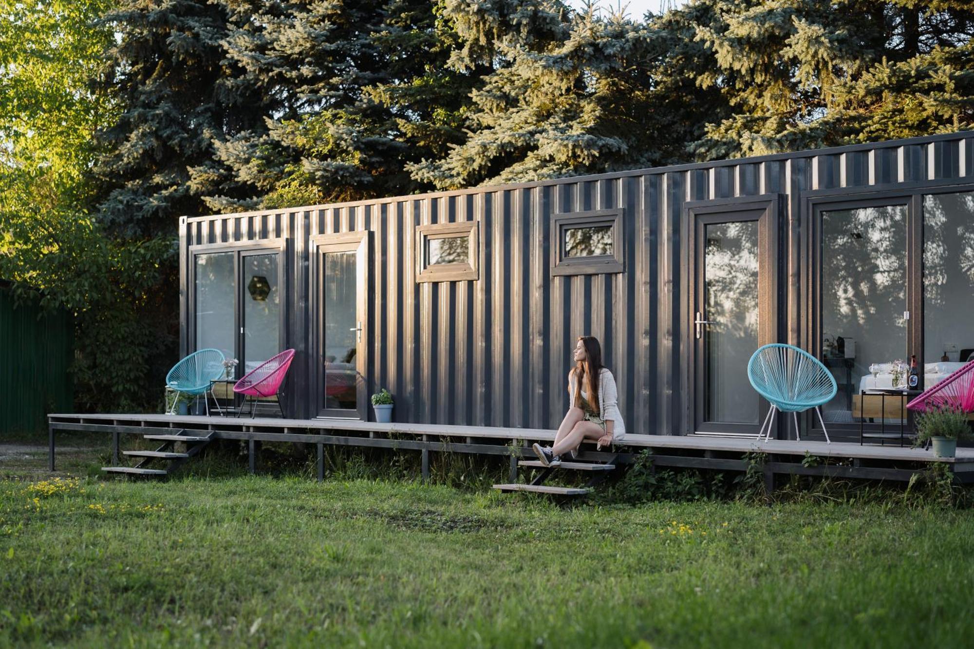 Container Apartment เดชชิน ภายนอก รูปภาพ